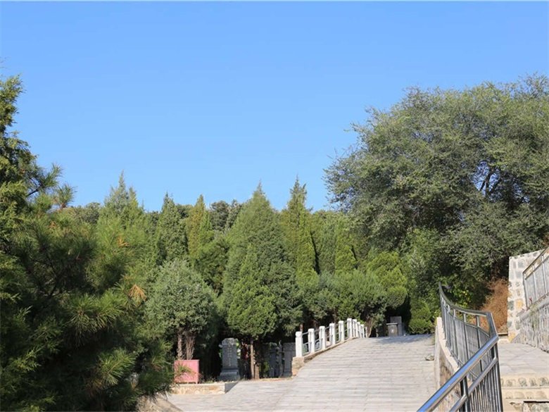 宝云岭墓园