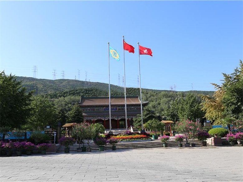 万佛华侨陵园