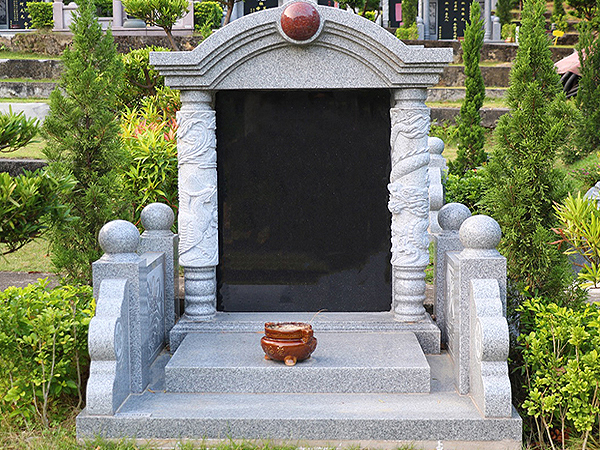 九峰陵园传统墓碑